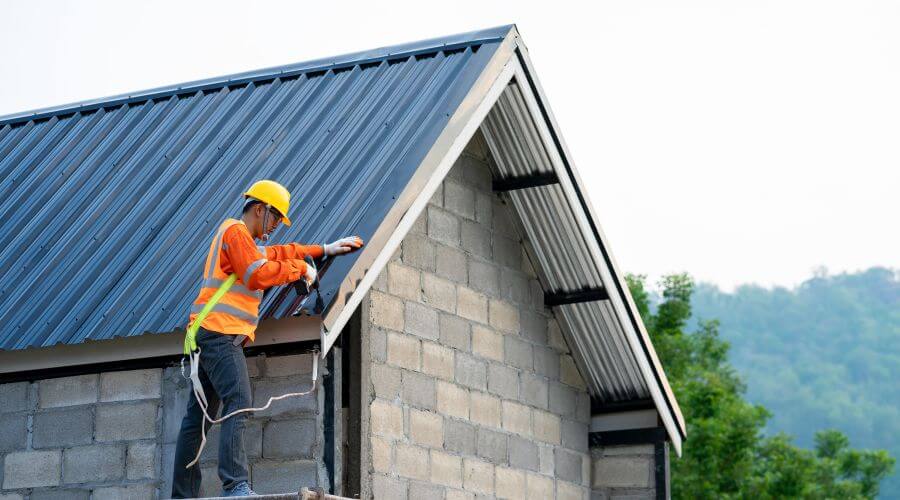 Expert Emergency Roof Repairs services in Edina, MO
